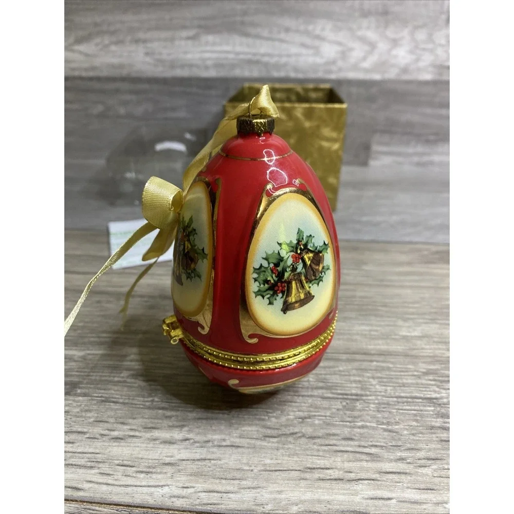 Mr. Christmas‎ Musical Egg Ornament Music Box Porcelain Valerie Parr Hill Red